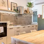 Designer, Fully Equipped 3br In W/wifi By 360 Estates Gżira