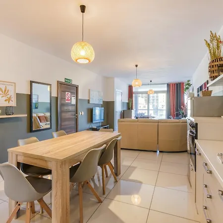 Designer, Fully Equipped 3br In W/wifi By 360 Estates Apartmán