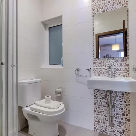 Apartmán Designer, Fully Equipped 3br In W/wifi By 360 Estates *