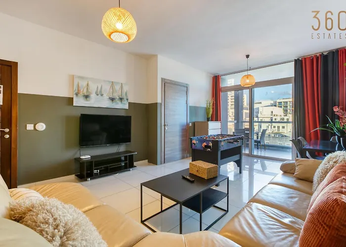 Designer, Fully Equipped 3br In W/wifi By 360 Estates *