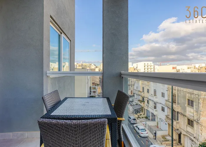 Designer, Fully Equipped 3br In W/wifi By 360 Estates Appartement Gzira