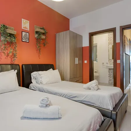 Designer, Fully Equipped 3br In W/wifi By 360 Estates