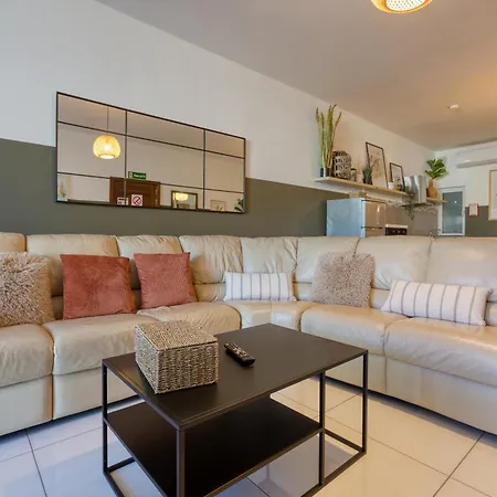 Apartmán Designer, Fully Equipped 3br In W/wifi By 360 Estates Gzira