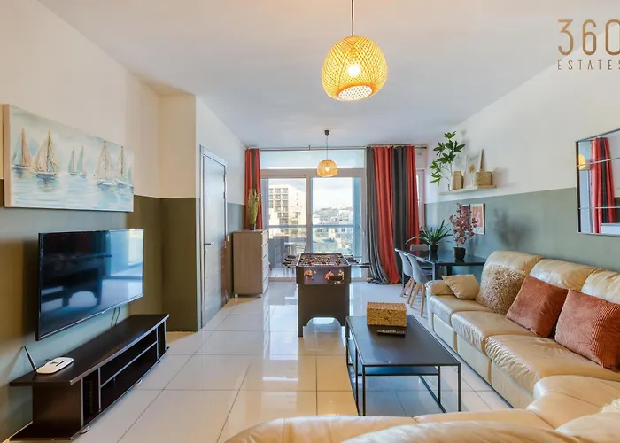 Designer, Fully Equipped 3br In W/wifi By 360 Estates *