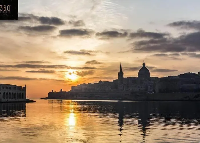 Designer, Fully Equipped 3br In W/wifi By 360 Estates *