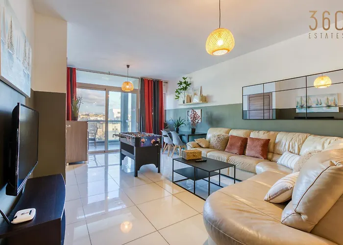 Designer, Fully Equipped 3br In W/wifi By 360 Estates *