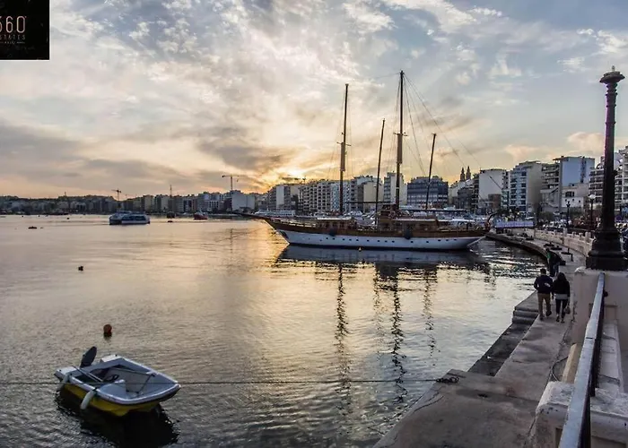 Designer, Fully Equipped 3br In W/wifi By 360 Estates *