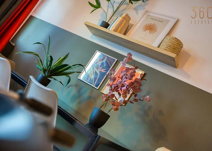 Designer, Fully Equipped 3br In W/wifi By 360 Estates Apartament Gzira