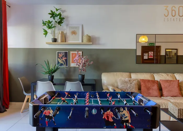 Designer, Fully Equipped 3br In W/wifi By 360 Estates Apartament Gzira